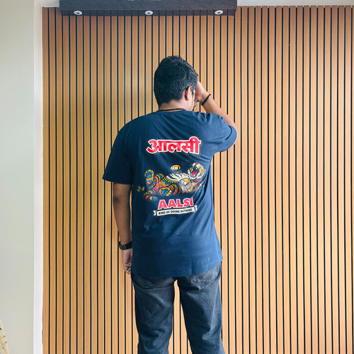 Aalsi_oversized T-Shirt_navy blue_ back_print_model